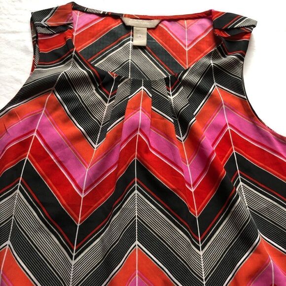 Banana Republic tank blouse geometric design in black red and pink XS - Picture 6 of 6